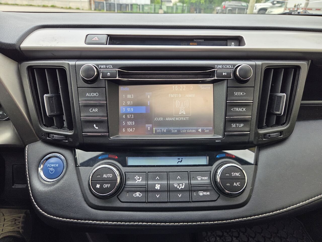 2016 Toyota RAV4 Hybrid White Mont-Laurier - photo #19