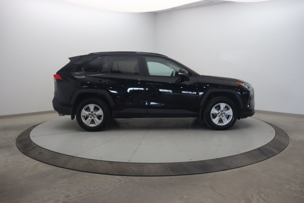 2019 Toyota RAV4 VIN 2T3R1RFV2KC038406 Black Chicoutimi - photo #2