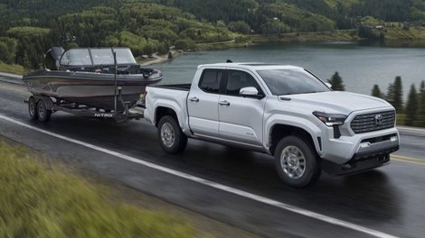 2026 Toyota Tacoma vs 2026 Toyota Tundra: What’s the Difference for Edmonton Truck Buyers?