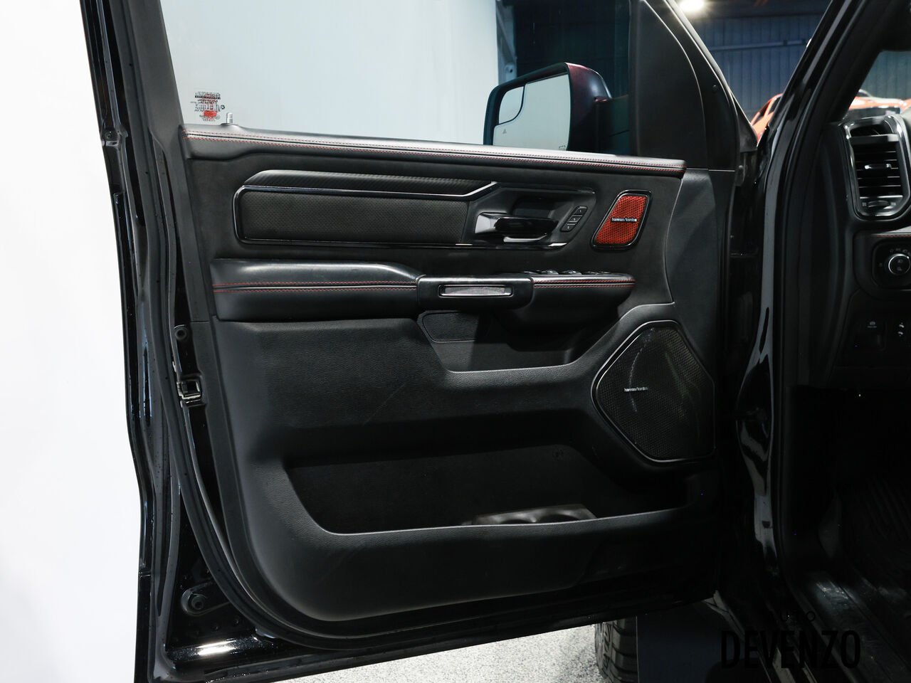Ram 1500 2021 Noir Saint-Eustache - photo #12