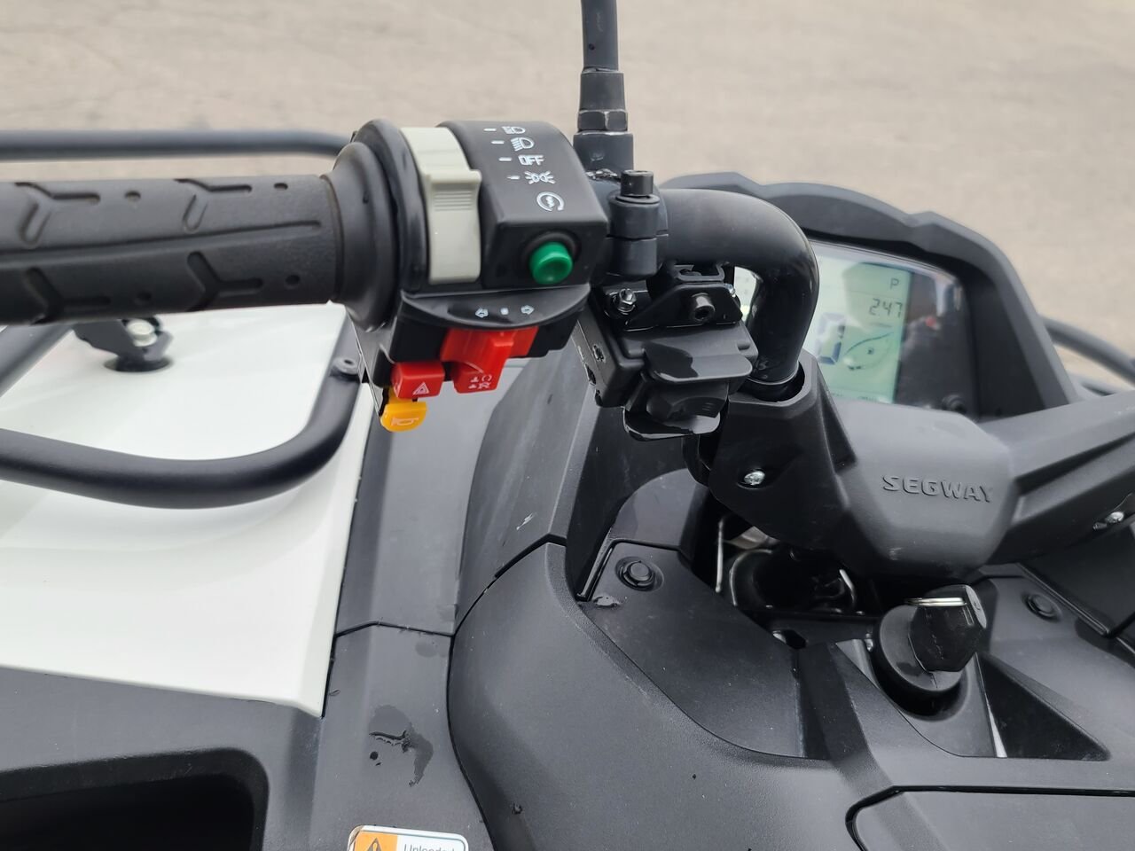 2022 Segway Snarler 570 White  - photo #16
