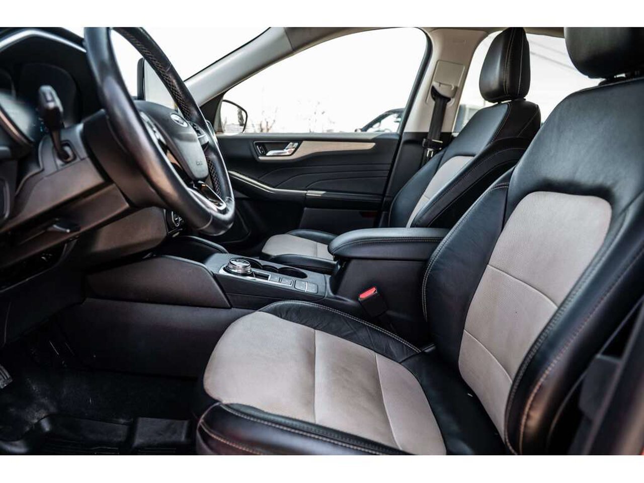 2021 Ford Escape Red Sainte-Julienne - photo #15