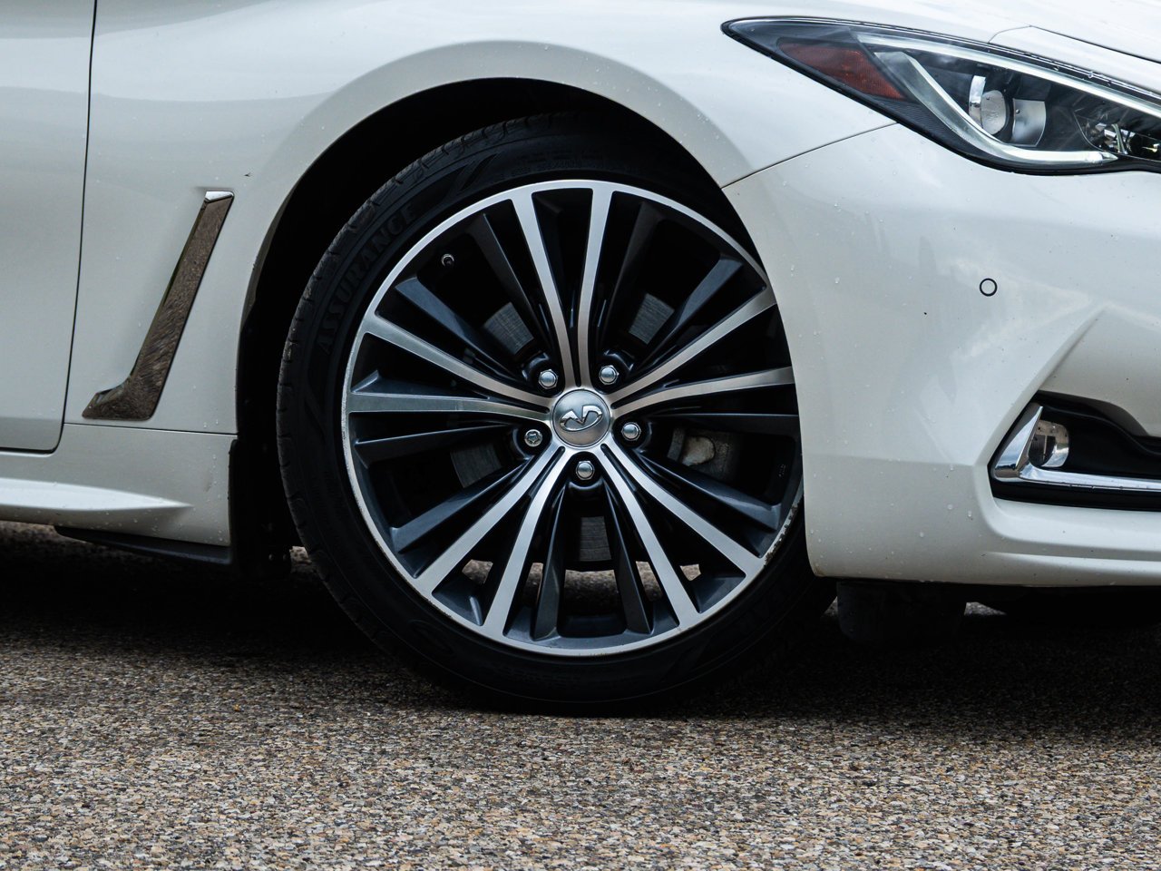 2017 INFINITI Q60 2dr Cpe 3.0t White Sherwood Park - photo #4