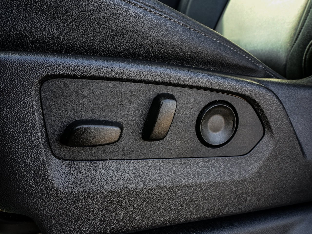 2024 GMC Sierra 1500 4WD Crew Cab 147 Elevation Black Sherwood Park - photo #17