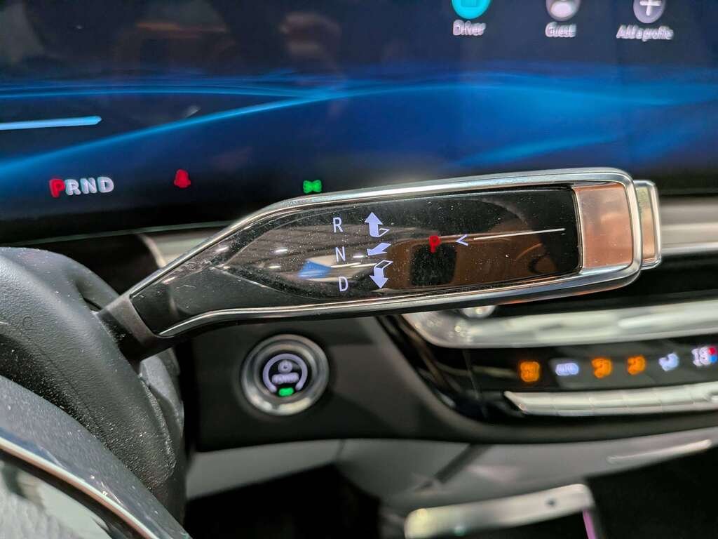 2024 Cadillac LYRIQ 4dr Sport w/1SJ Red Val-David - photo #22