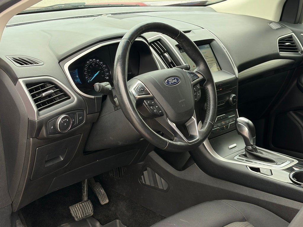 2017 Ford Edge 4dr SEL AWD Red Gatineau - photo #9