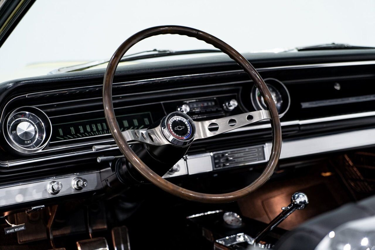1965 Chevrolet Impala SS *PRIX EN USD* 396/325HP 4spd frame off restoration Yellow Montreal - photo #9