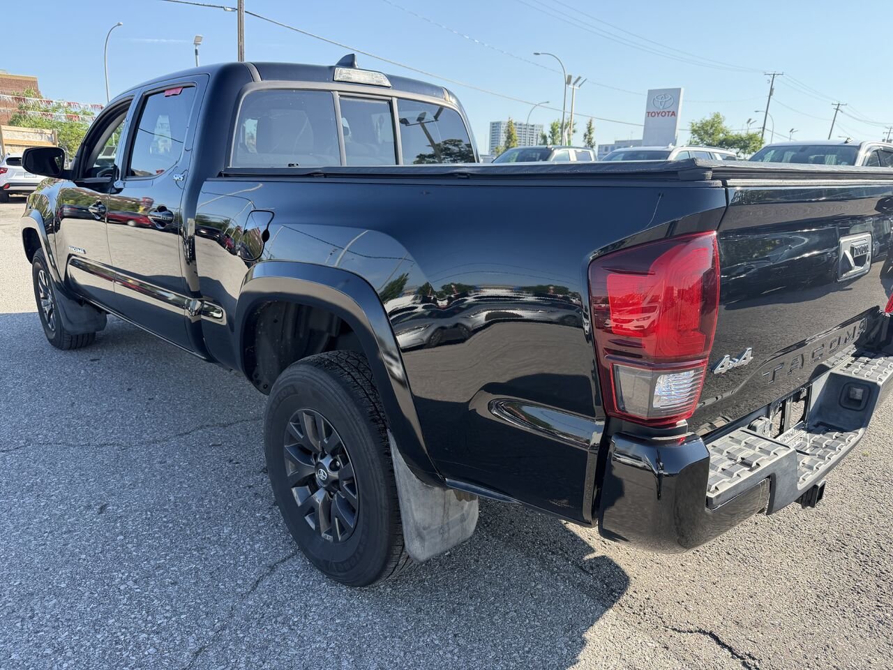 TOYOTA TACOMA DBL CAB SR5/TRD Double Cab 4x4 BA 2022 Noir Ottawa & Gatineau - photo #14