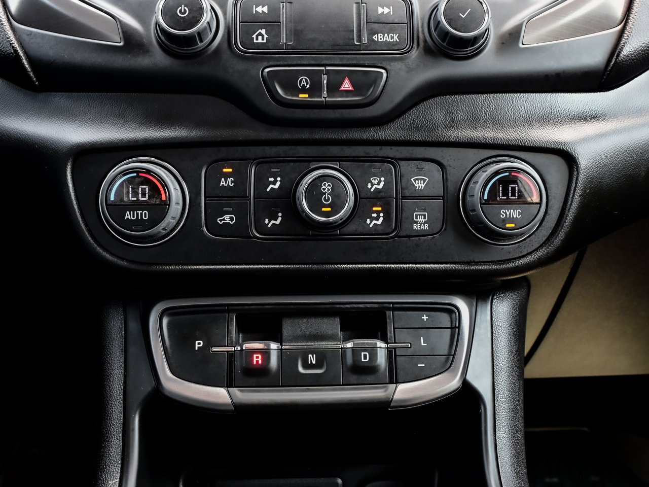 2022 GMC Terrain AWD 4dr AT4 Beige Sherwood Park - photo #29