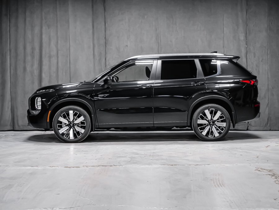 2026 Mitsubishi Outlander Plug-In Hybrid GT Black Diamond Premium Finish