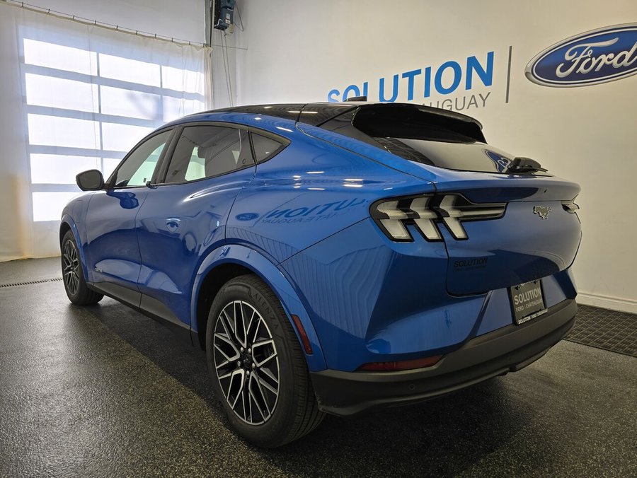 Ford Mustang Mach-E 2026 Bleu vélocité métallisé