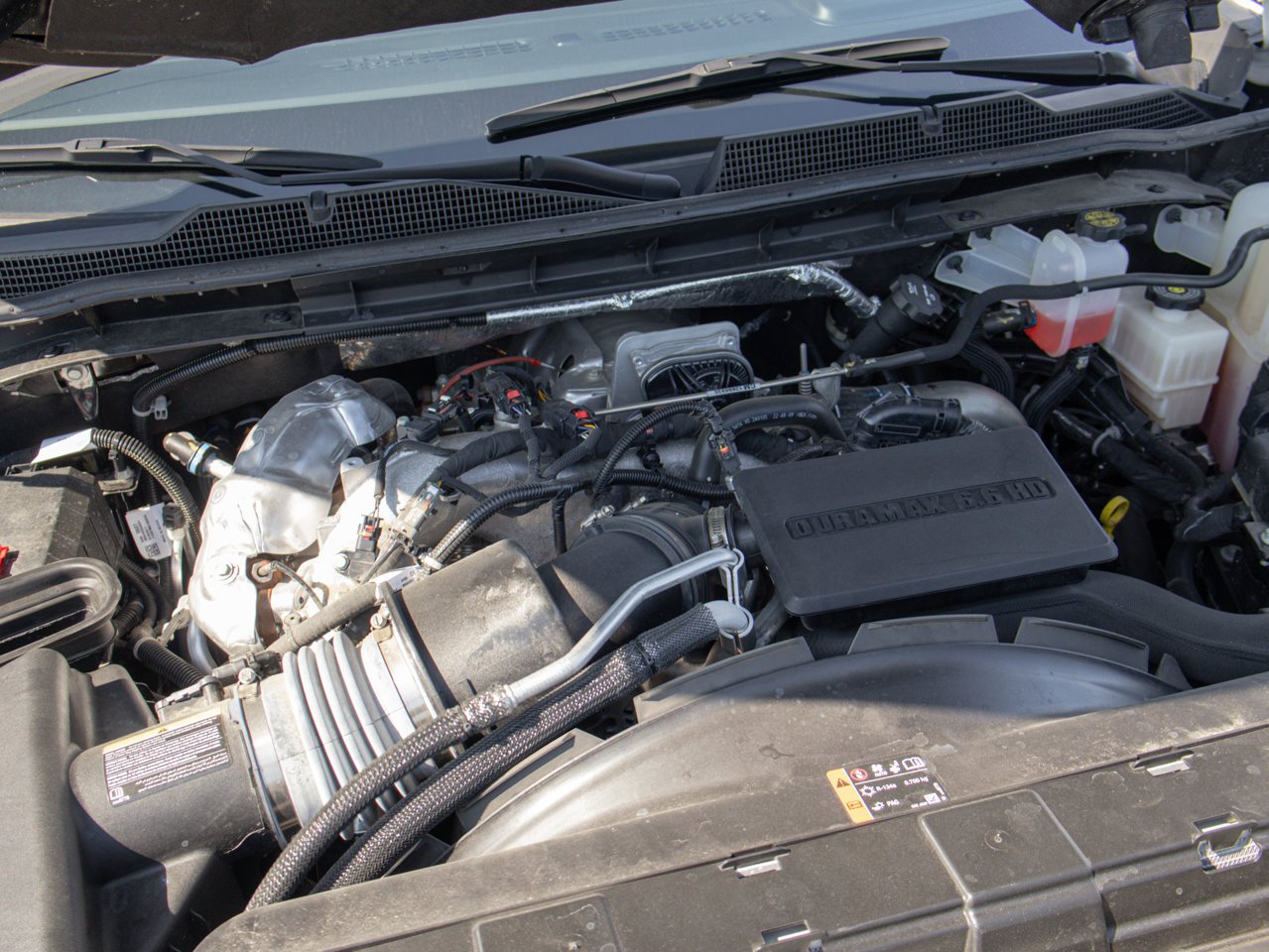 2024 Chevrolet Silverado 3500HD 4WD Crew Cab 159 LTZ White Sherwood Park - photo #16