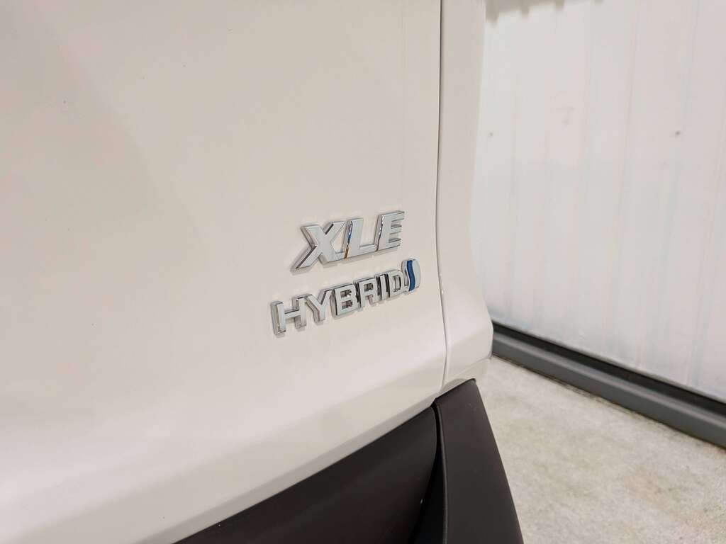 2022 Toyota RAV4 Hybrid XLE AWD White Val-David - photo #31