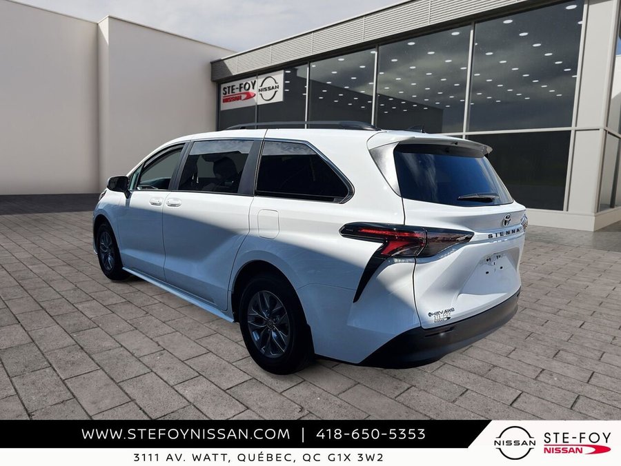 2026 Toyota Sienna LE 8 PASSAGERS 2026 White