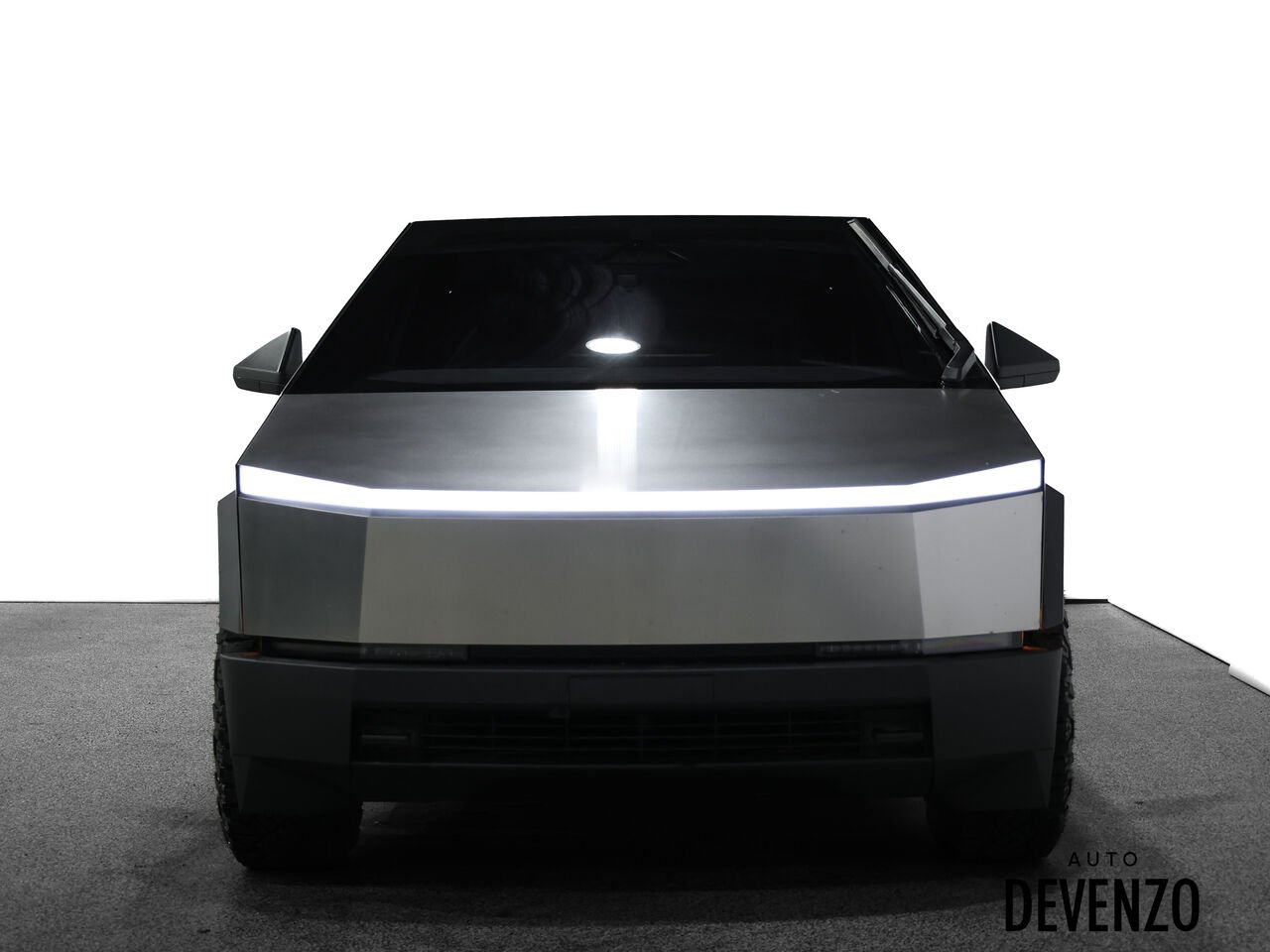 2025 Tesla Cybertruck Silver Saint-Eustache - photo #6
