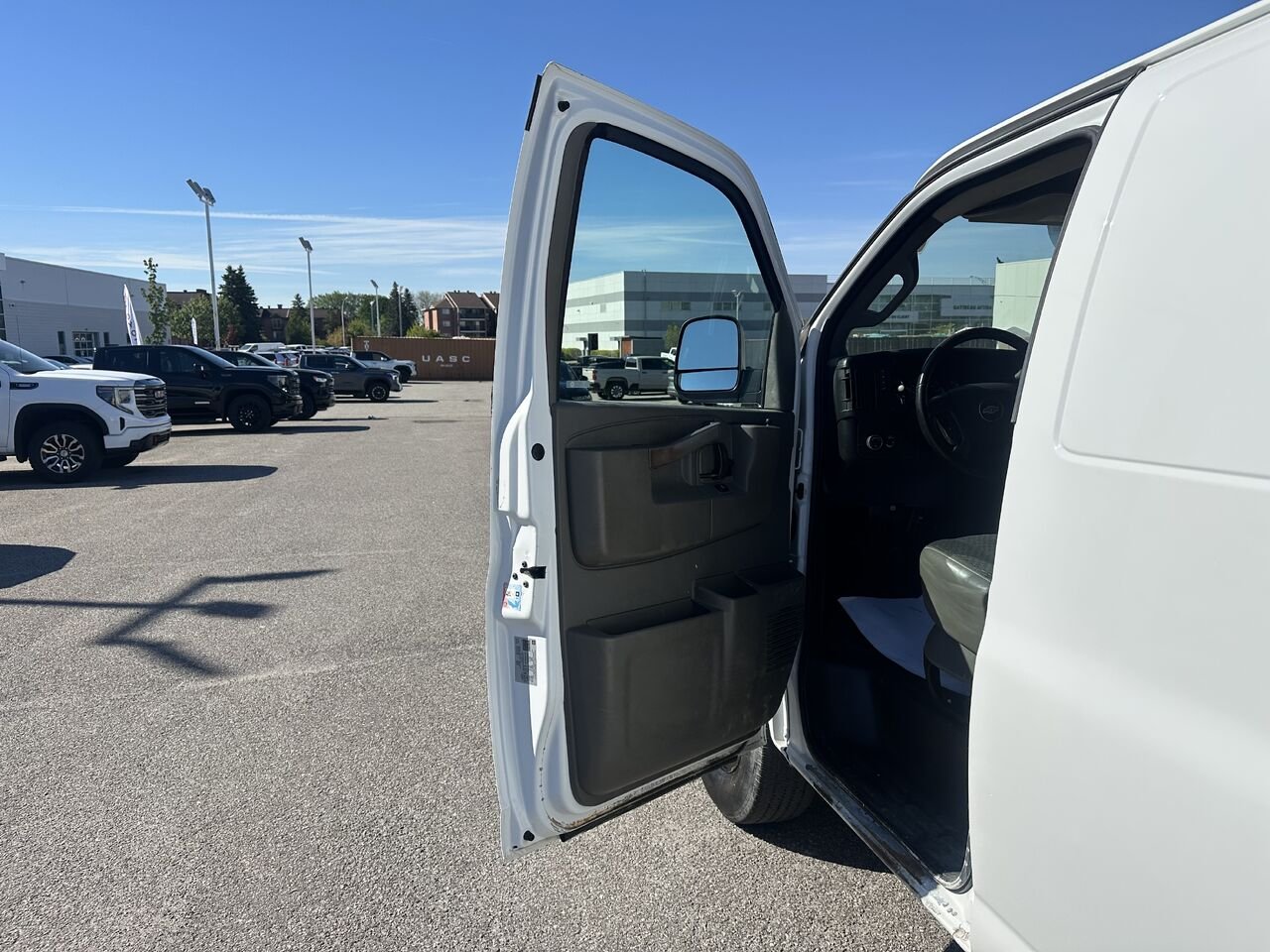2022 CHEVROLET EXPRESS G2500 Traction arrière 2500 135 po White Ottawa & Gatineau - photo #1