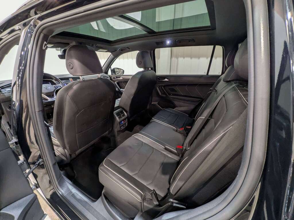 2022 Volkswagen Tiguan Highline R-Line 4MOTION Black Val-David - photo #10