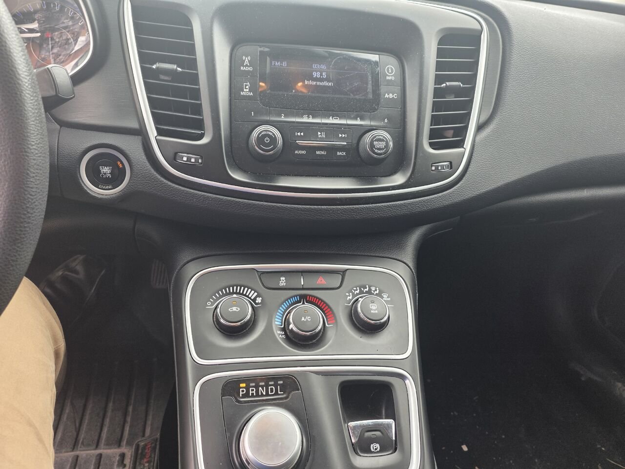 2015 Chrysler 200 Red  - photo #11