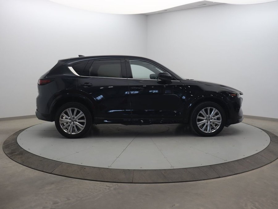 2022 Mazda CX-5 2022 Black