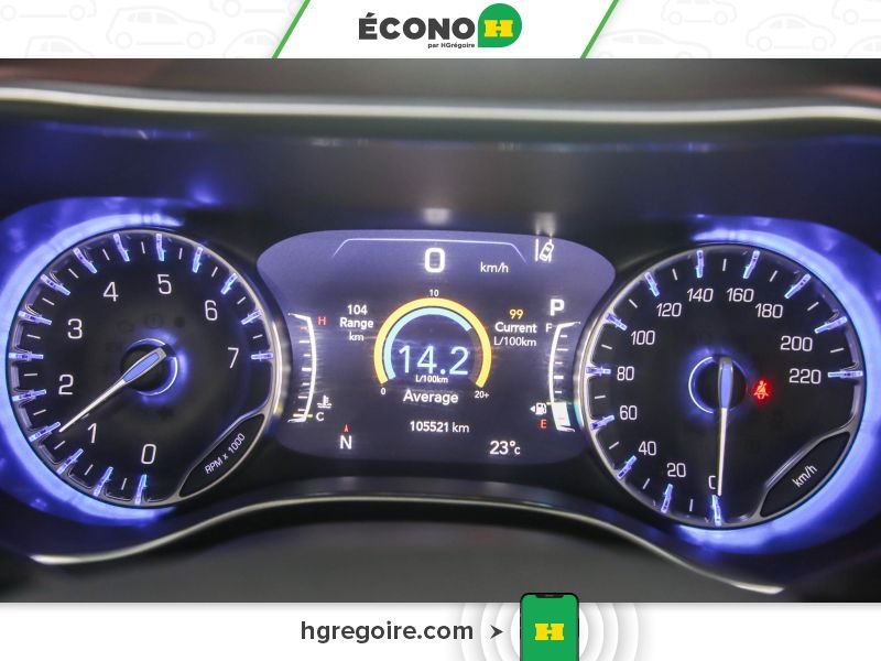 Chrysler Pacifica 2018 Argent Saint-Eustache - photo #8