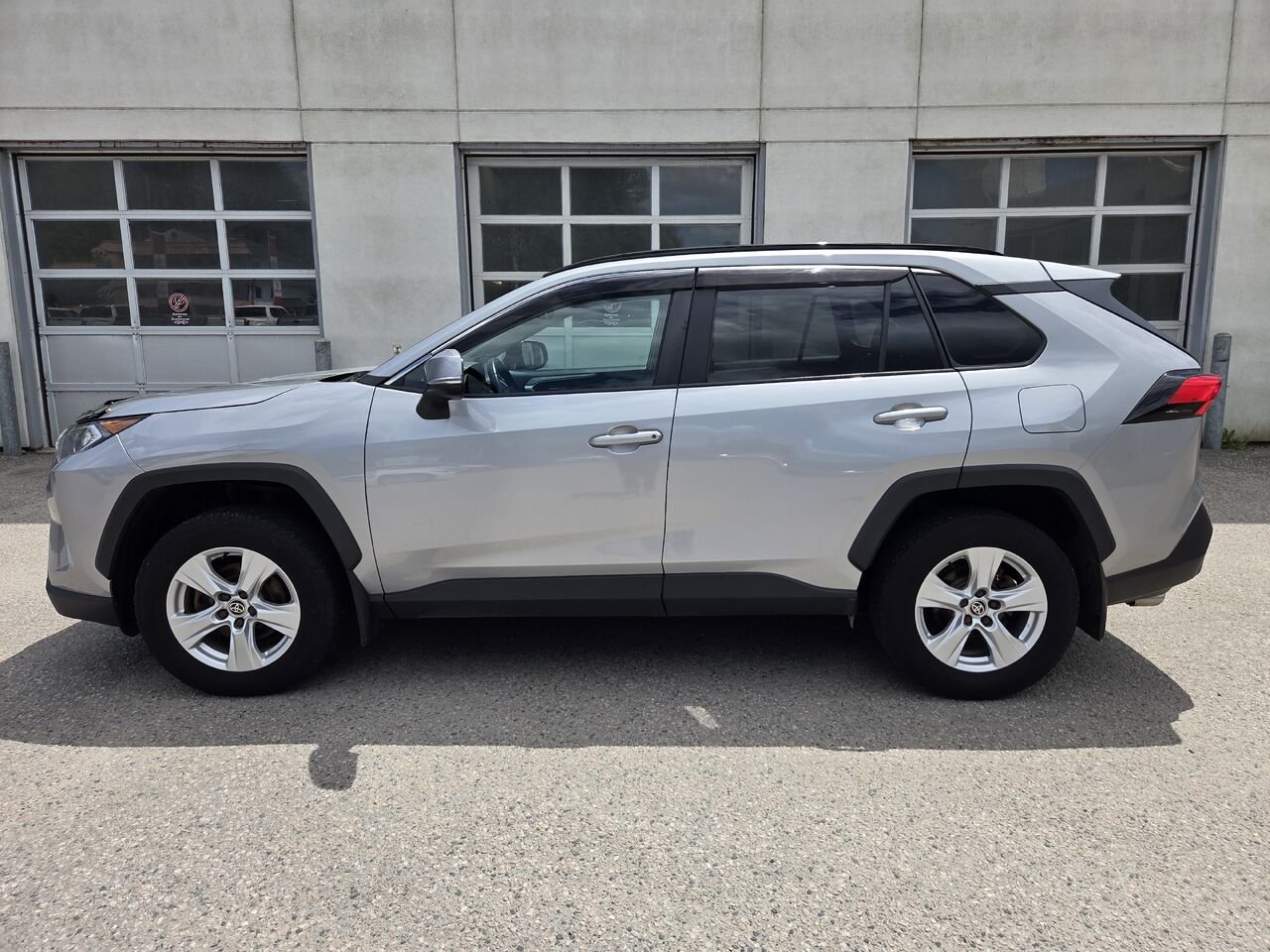 2021 Toyota RAV4 Grey Mont-Laurier - photo #9