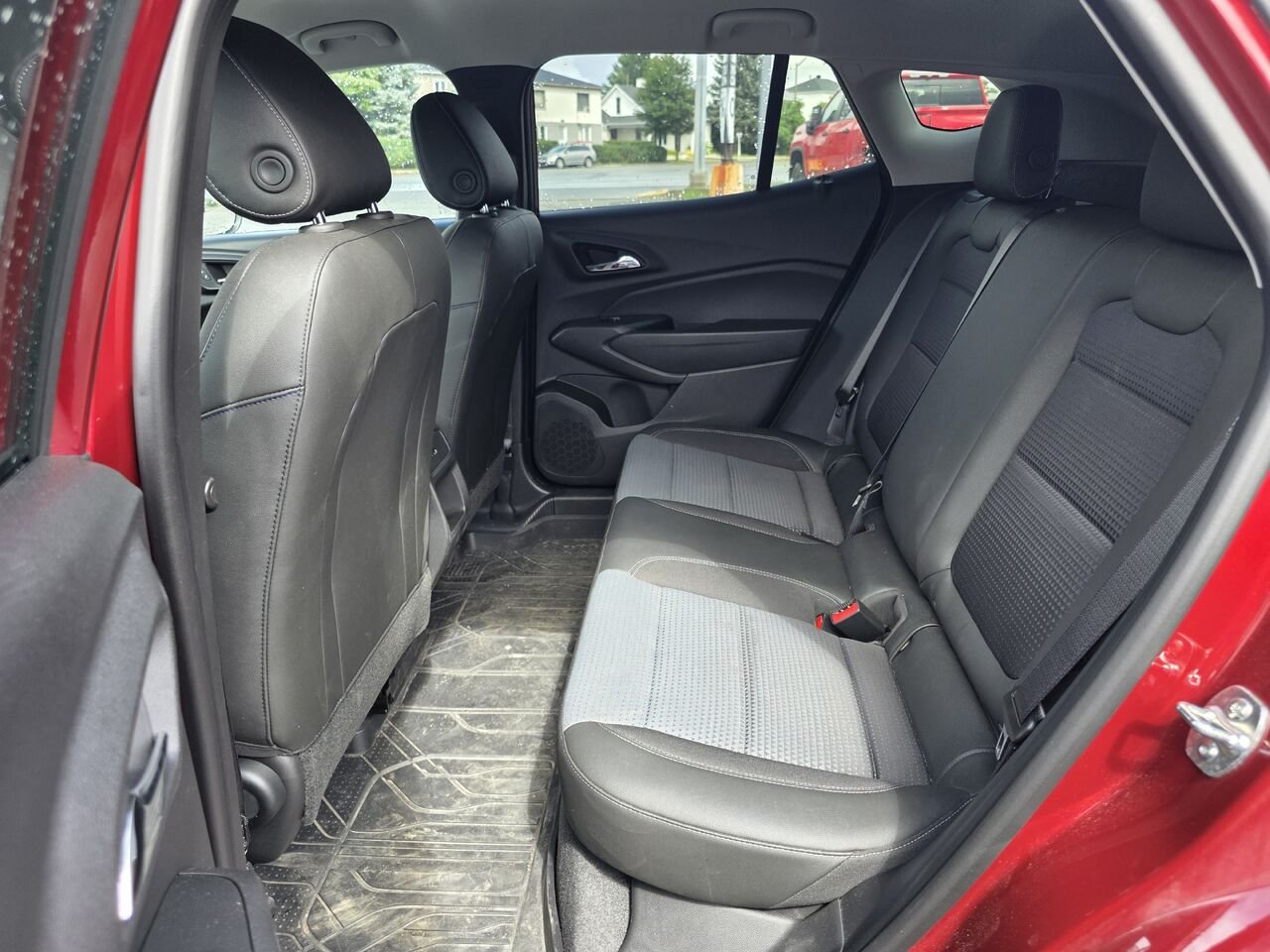 2025 Chevrolet Trax Traction avant 4 portes LT Red Rouyn-Noranda - photo #10
