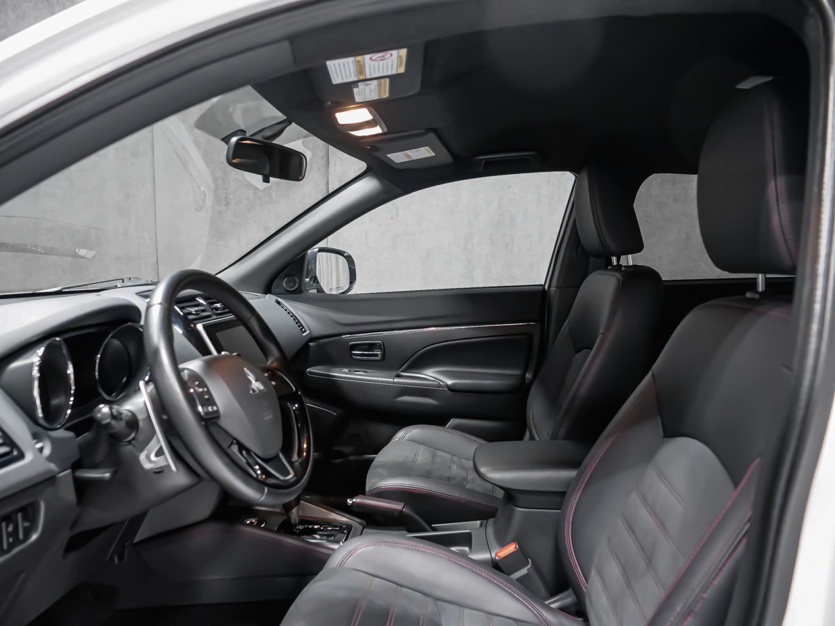 Mitsubishi RVR LE 4WD 2020 Montréal - photo #11