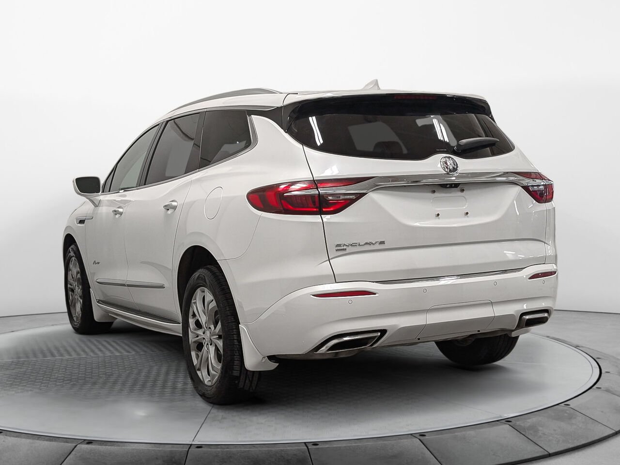 BUICK ENCLAVE AVENIR AWD 7 Places Toit Ouvrant 5000lbs Capacité Remorquage 2020 Blanc Sherbrooke - photo #3