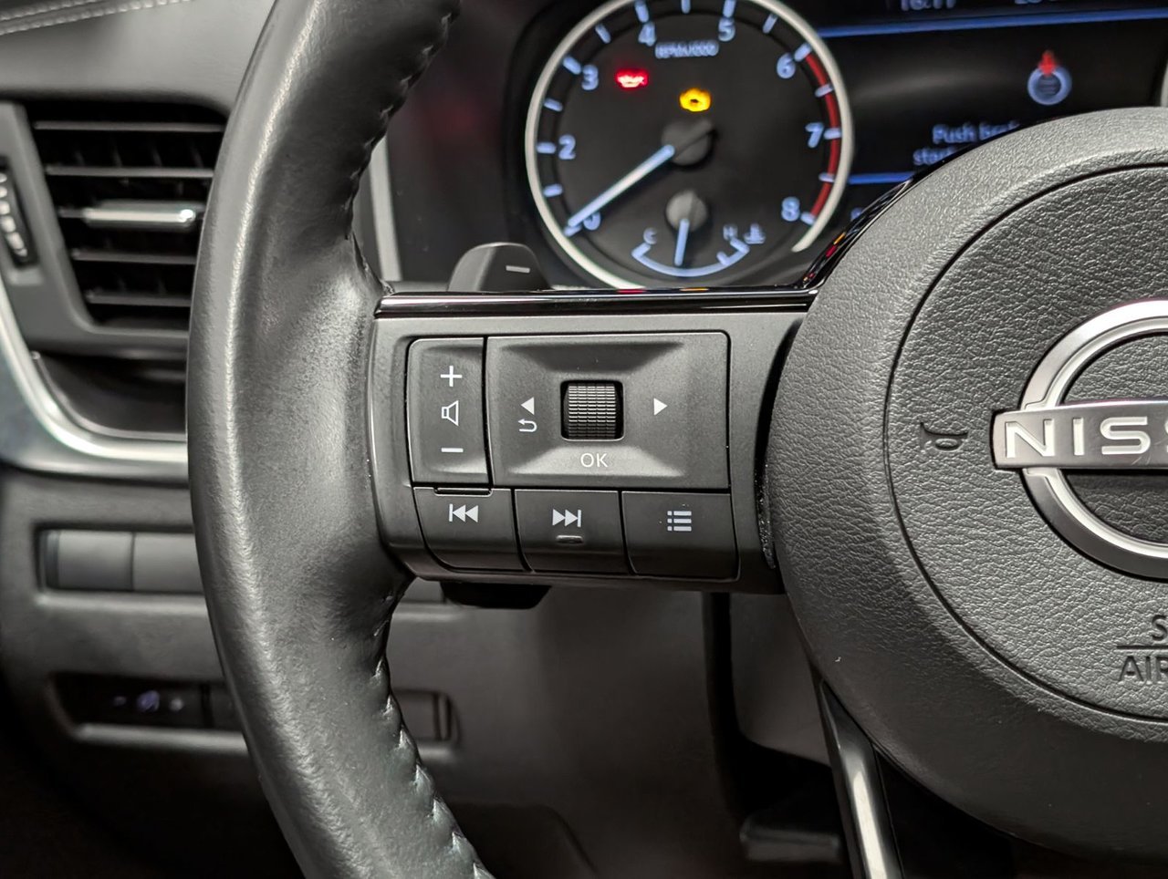 2023 Nissan Rogue SV avec ensemble Toit ouvrant Saint-Eustache - photo #20