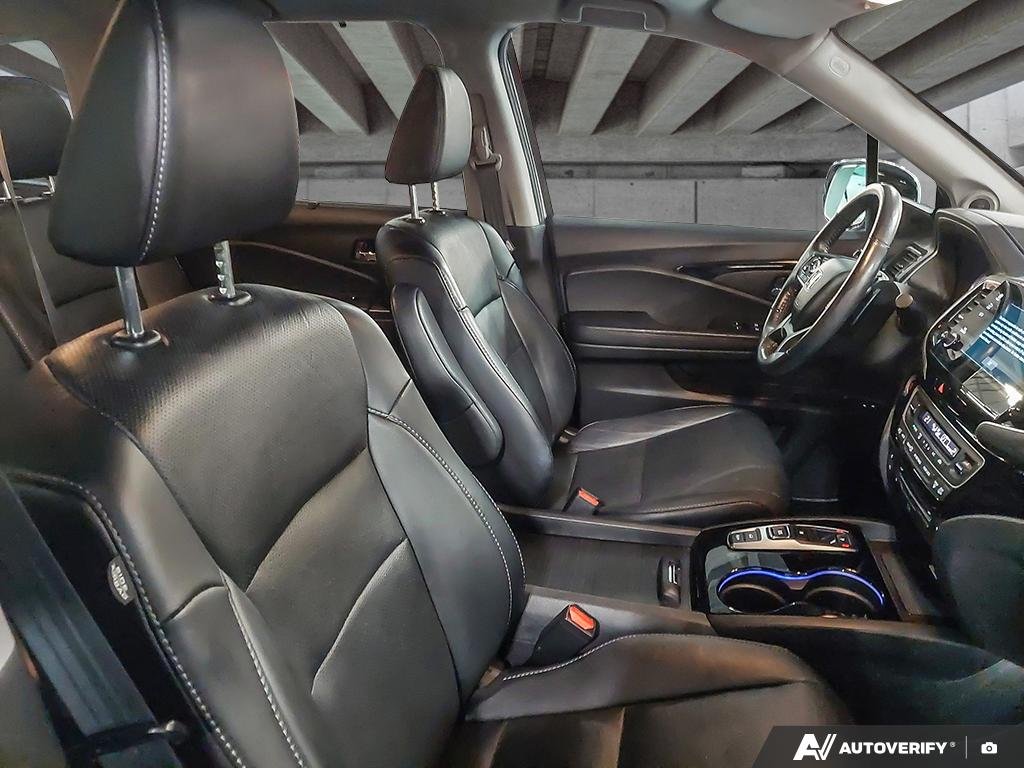 2020 Honda Pilot 2601975A | Touring 8-Passenger Silver Edmonton - photo #21
