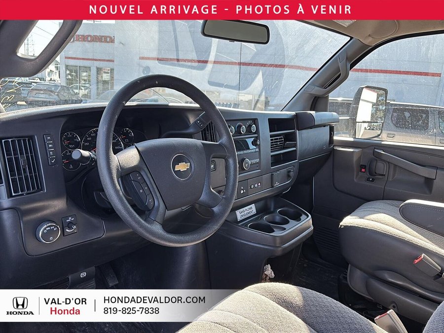 2025 Chevrolet Fourgonnette commerciale tronquée Express 2025 White