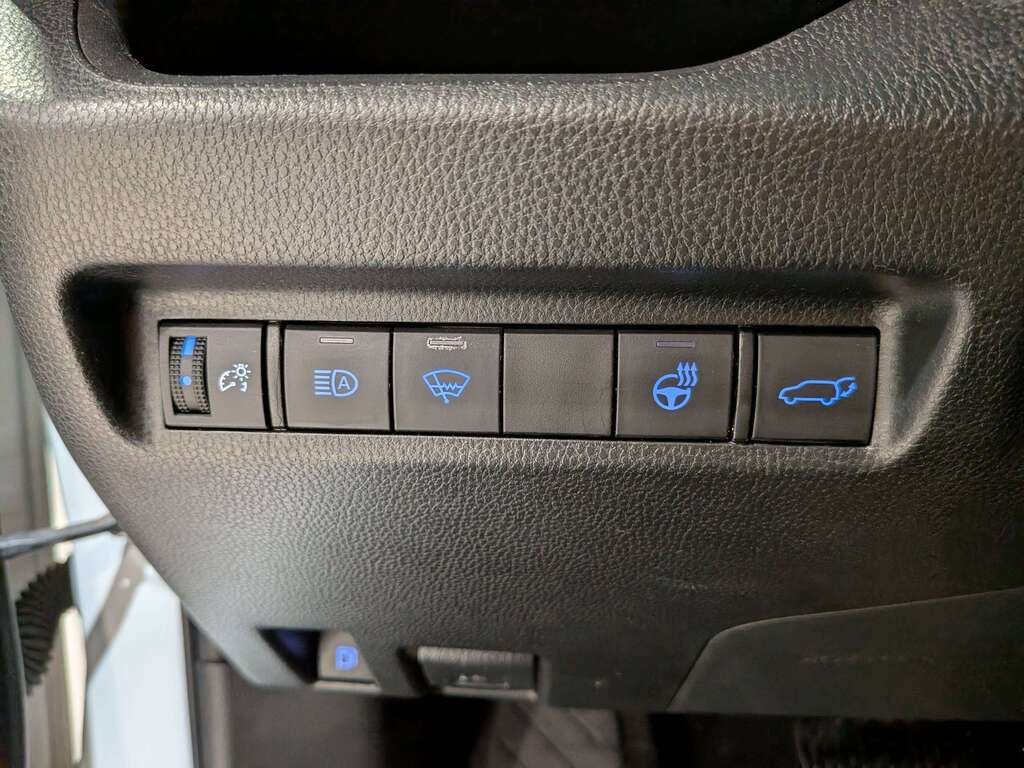 2022 Toyota RAV4 Hybrid XLE AWD White Val-David - photo #25