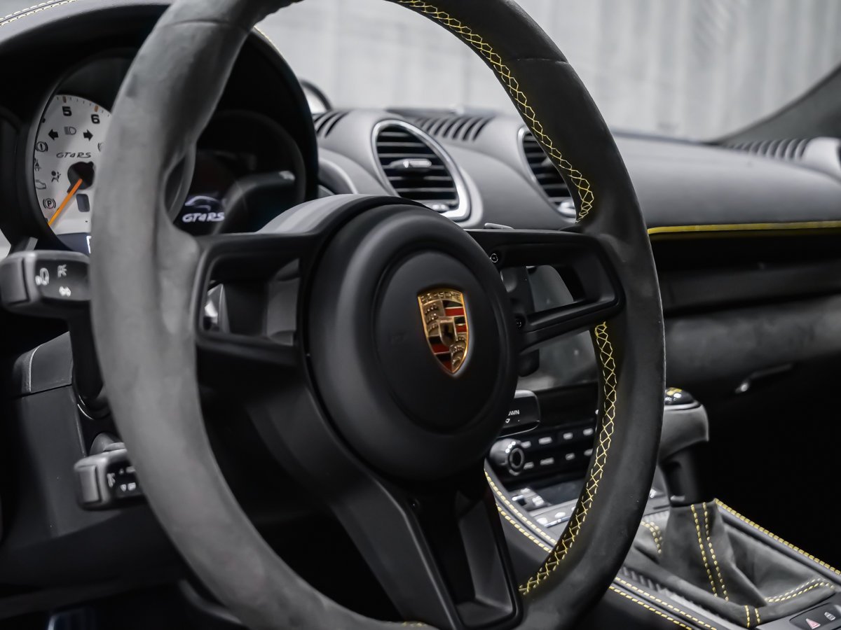 Porsche 718 Cayman GT4 RS 2025 Blanc Montréal - photo #17