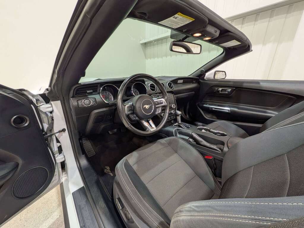 2015 Ford Mustang 2dr Conv V6 White Val-David - photo #9