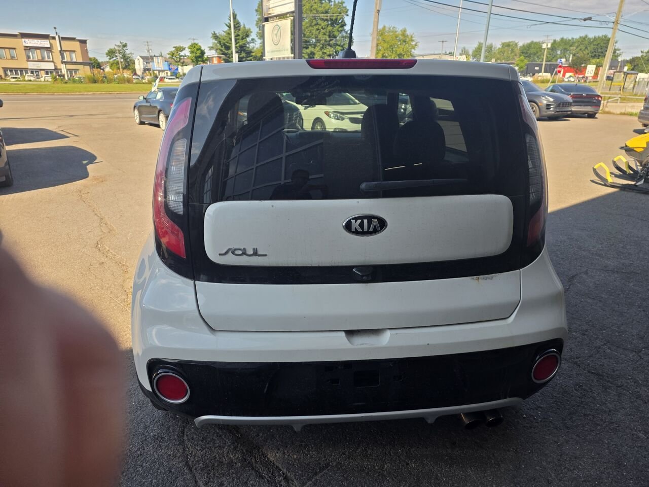 2018 Kia Soul White  - photo #4