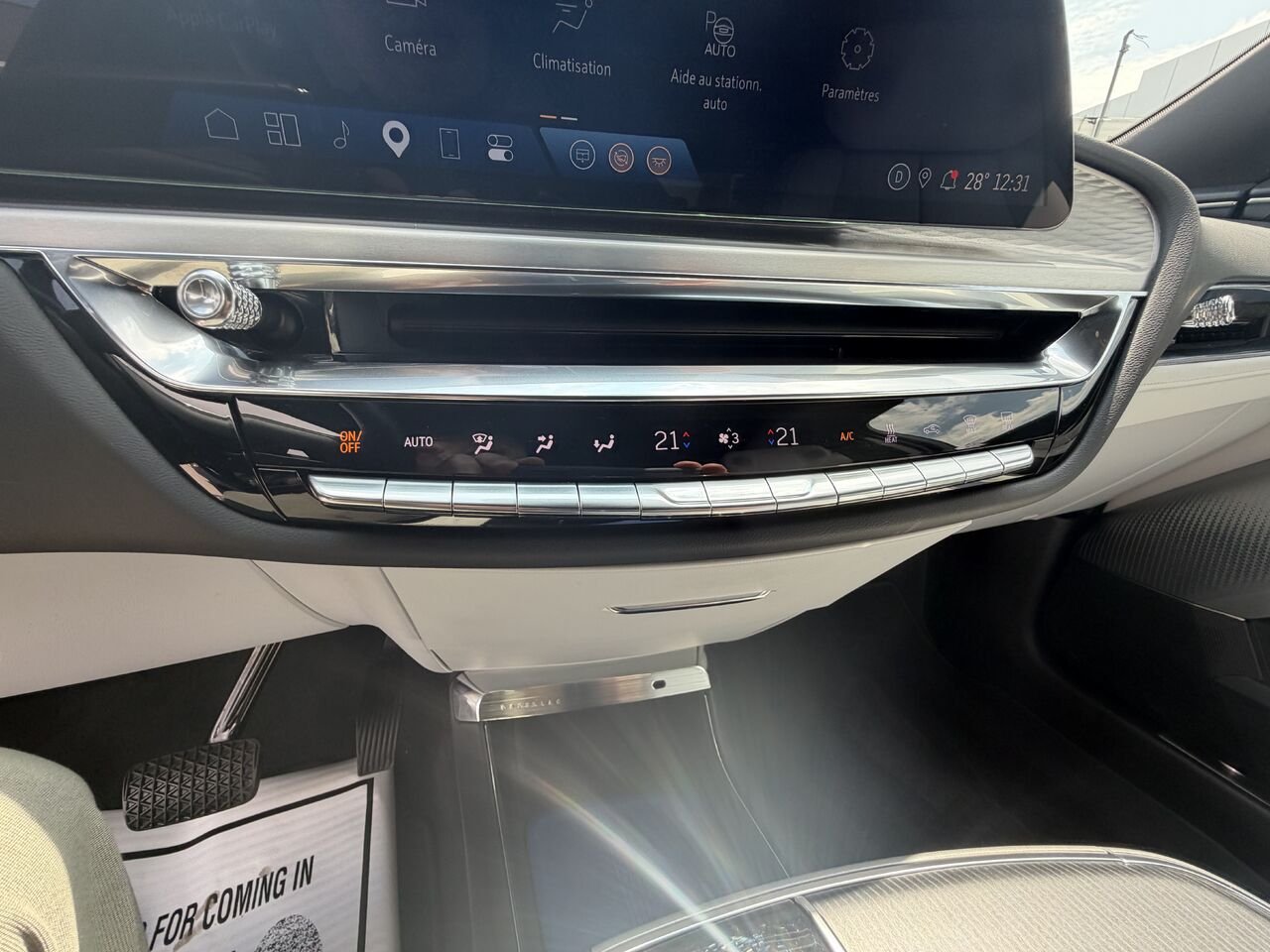 2024 Cadillac LYRIQ LUXURY AWD FINANCEMENT À PARTIR DE 0.99% Silver Laval - photo #25