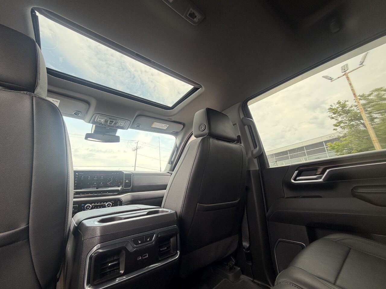GMC SIERRA K3500 SLT SLT cabine multiplace 4RM 172 po 2025 Noir Ottawa & Gatineau - photo #10