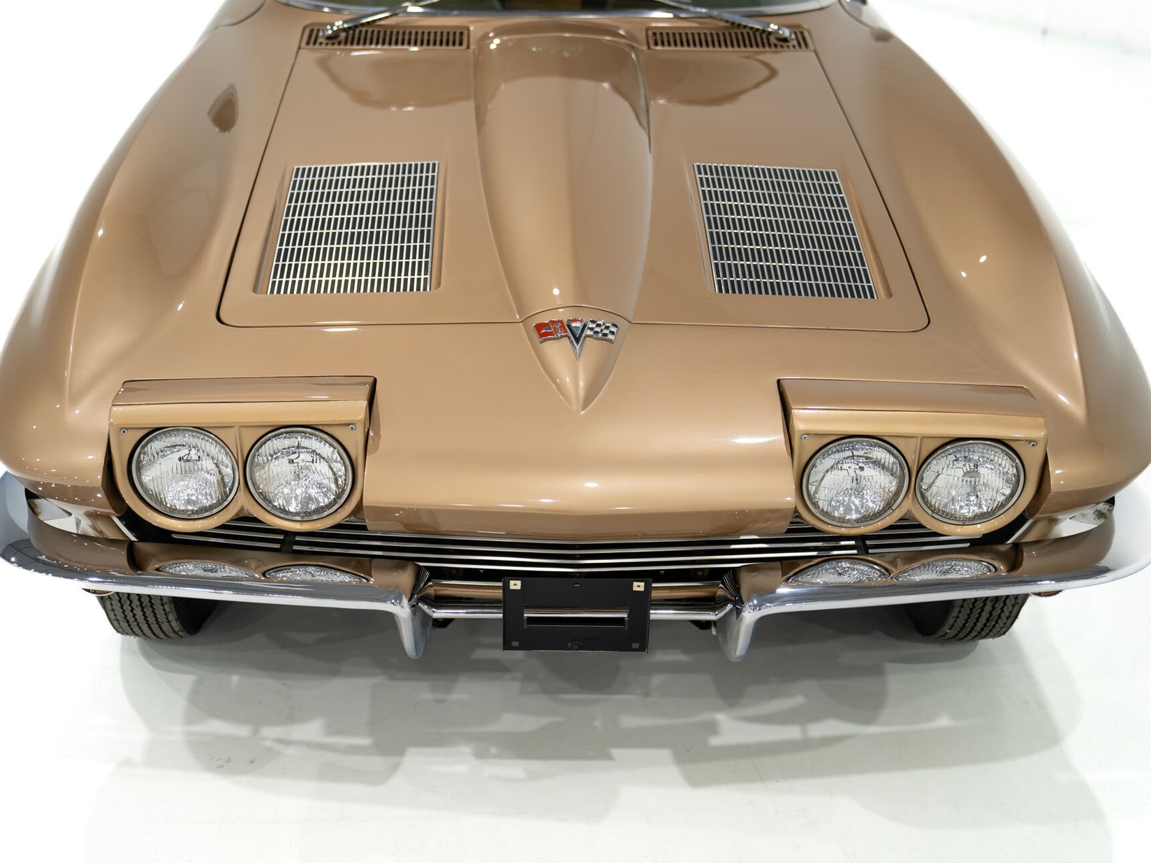 Chevrolet Corvette Fuel Injection Moteur Matching 327 à injection développant 360 chevaux | PRICE IN USD 1963 Beige Montréal - photo #86