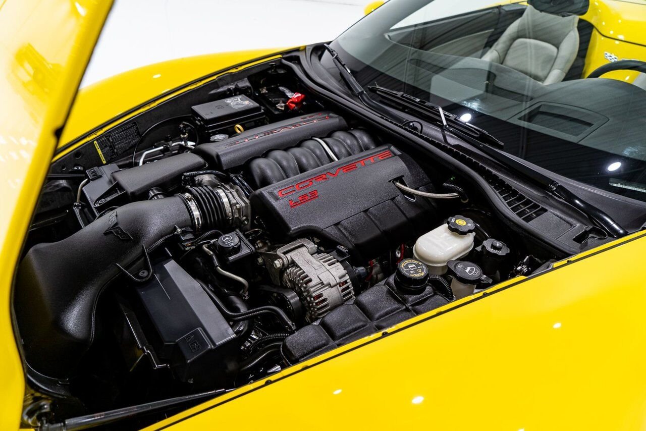 2008 Chevrolet Corvette PRIX EN USD | With Only 900km (563mi) From New With Window Sticker Yellow Montreal - photo #15