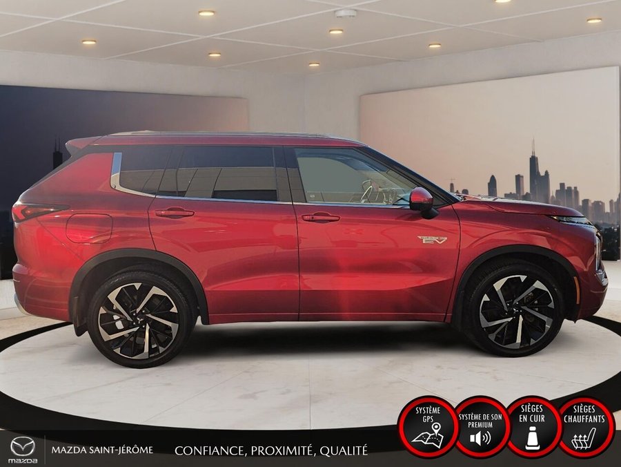 Mitsubishi Outlander GT Premium HYBRIDE RECHARGEABLE | 7 PASSAGERS | TOIT PANO | CUIR | AWD 2024 Rouge