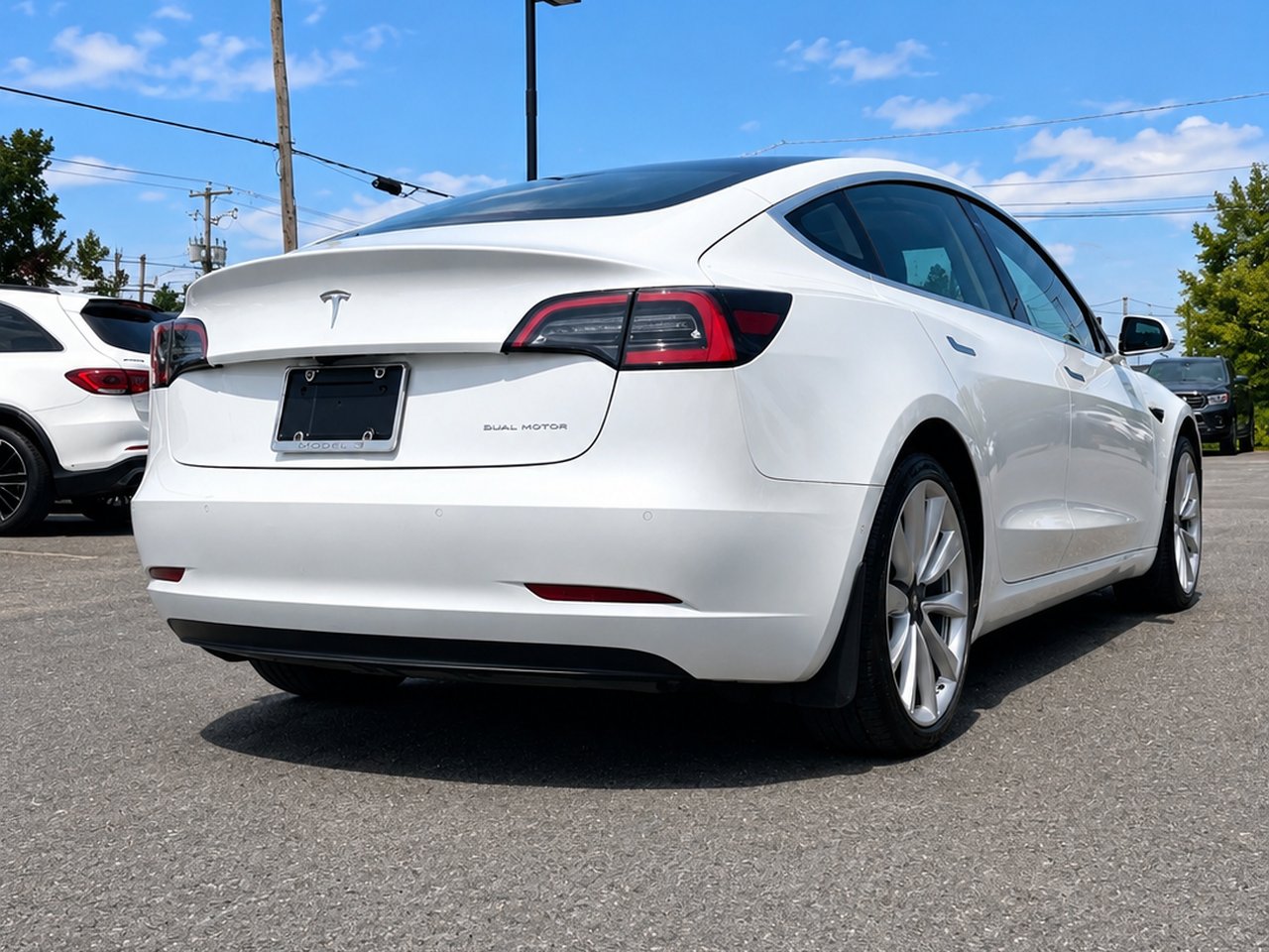 Tesla Model 3 2019 Blanc Granby - photo #6