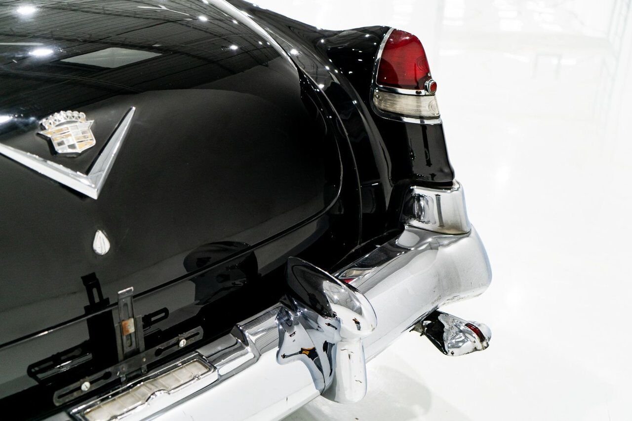 Cadillac Fleetwood Unrestored factory black paint **PRICE IN USD** 1951 Noir Montréal - photo #5