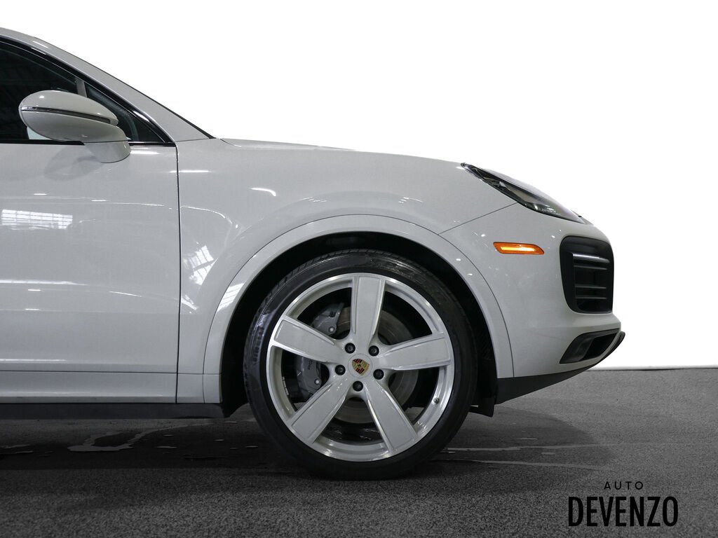 2020 Porsche Cayenne Silver Saint-Eustache - photo #4