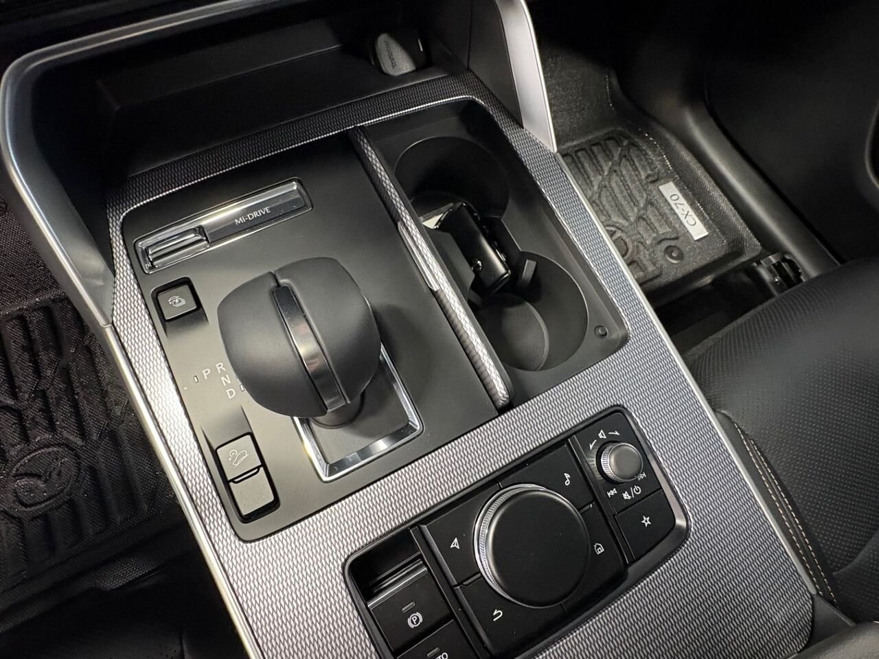 MAZDA CX-70 hybride rechargeable GS-L SC TI 2026 Noir de jais mica Châteauguay - photo #5