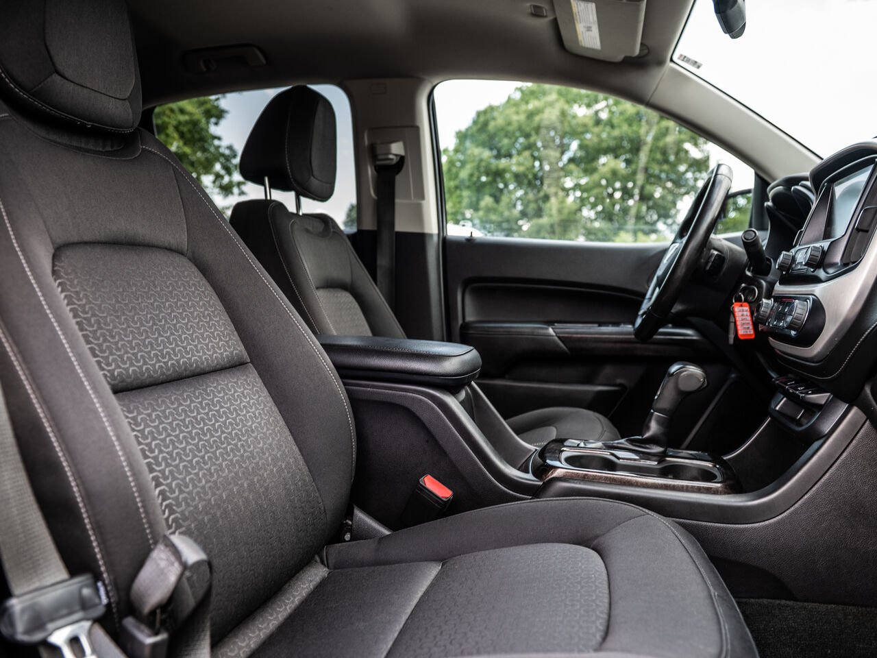 GMC Canyon 2016 Rouge Sainte-Julienne - photo #26
