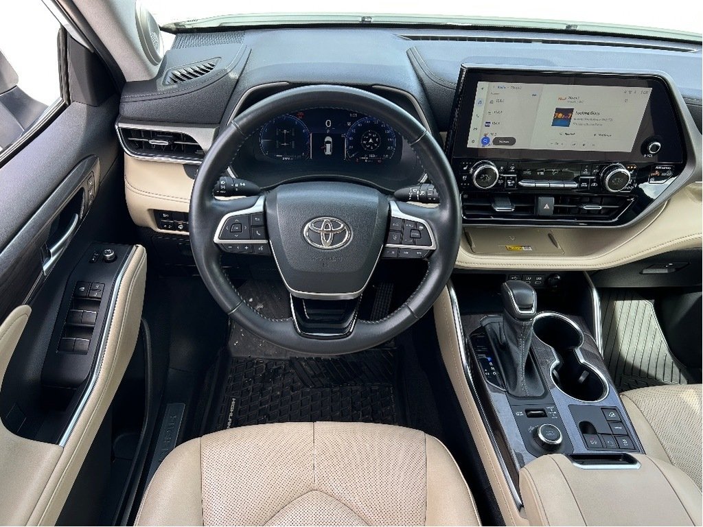 2023 Toyota Highlander White Gatineau - photo #13