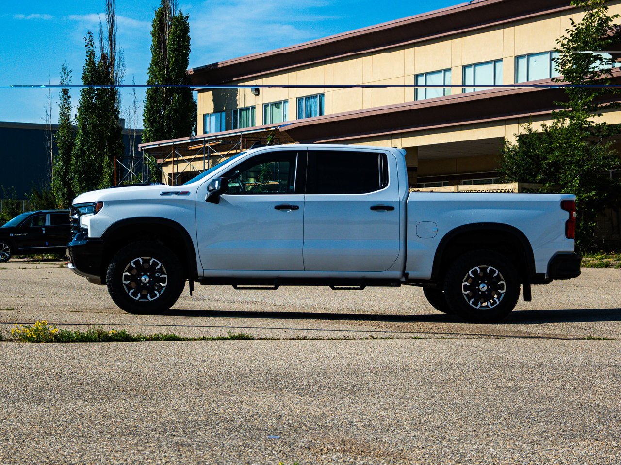 2025 Chevrolet Silverado 1500 4WD Crew Cab 147 ZR2 White Sherwood Park - photo #9