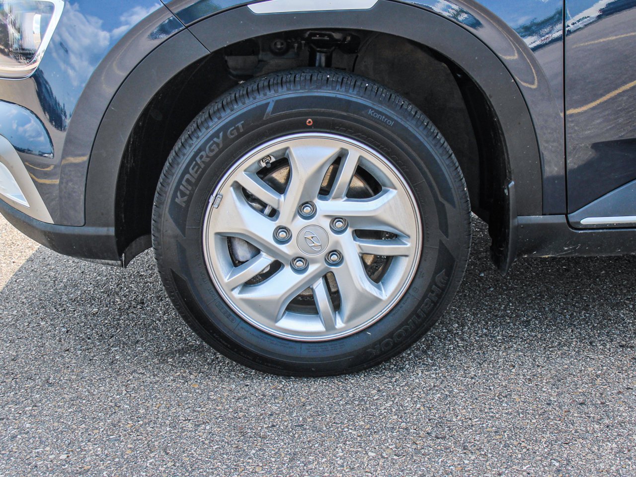 2023 Hyundai Venue Preferred IVT w/Two-Tone Blue Sherwood Park - photo #11