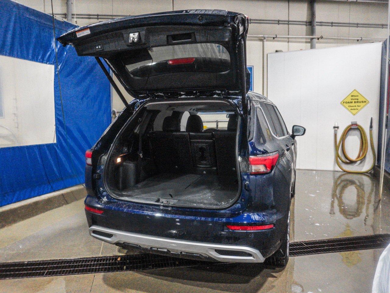 2024 Mitsubishi Outlander GT S-AWC Blue Sherwood Park - photo #7