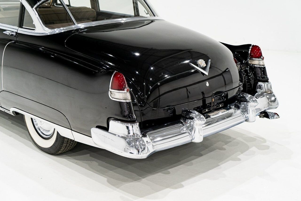 Cadillac Fleetwood Unrestored factory black paint **PRICE IN USD** 1951 Noir Montréal - photo #25